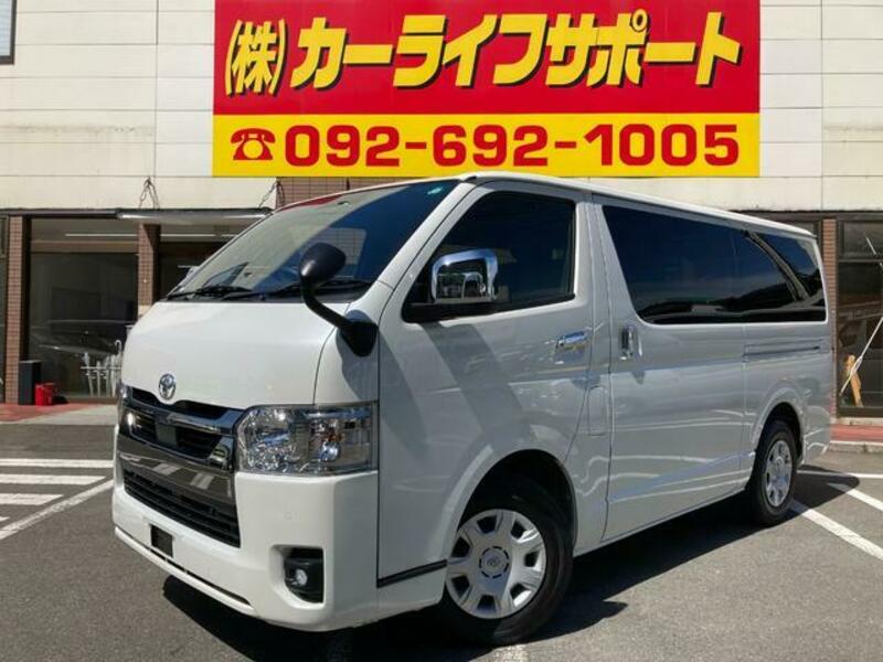 TOYOTA HIACE VAN