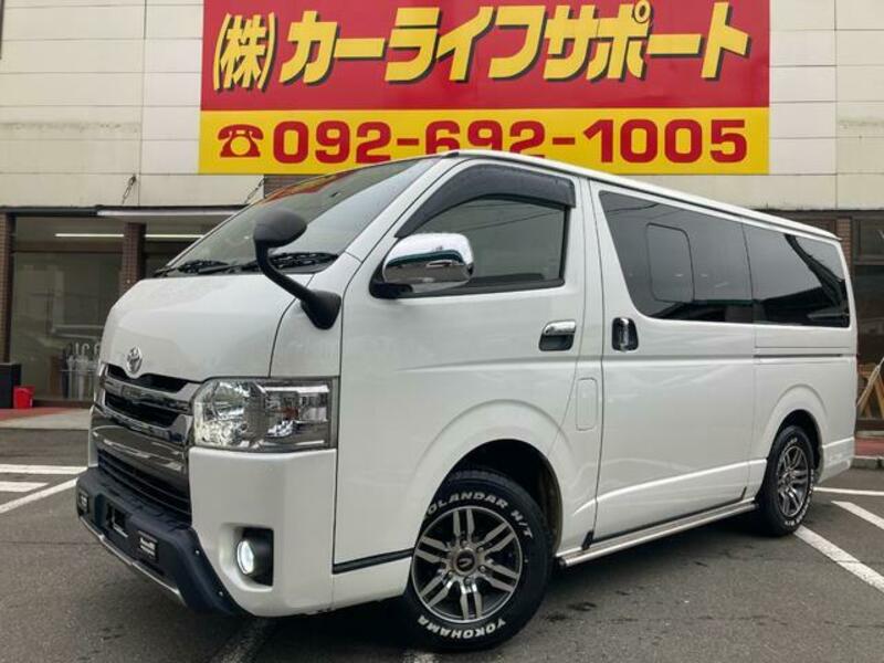 TOYOTA HIACE VAN