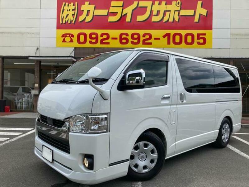 TOYOTA HIACE VAN