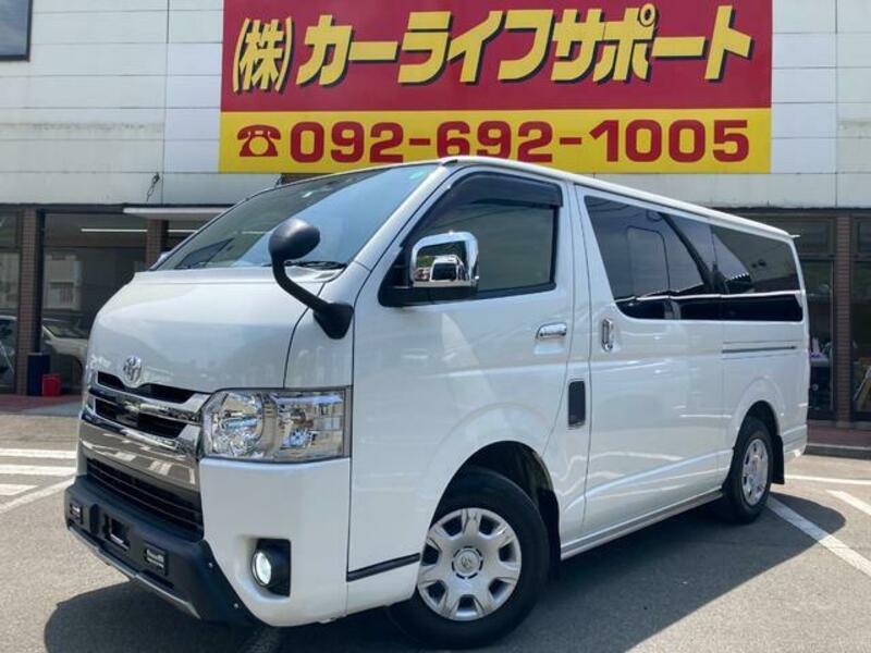TOYOTA HIACE VAN