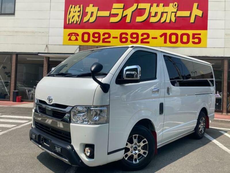TOYOTA HIACE VAN
