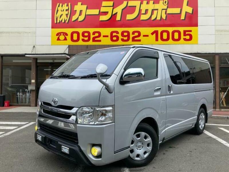 TOYOTA HIACE VAN