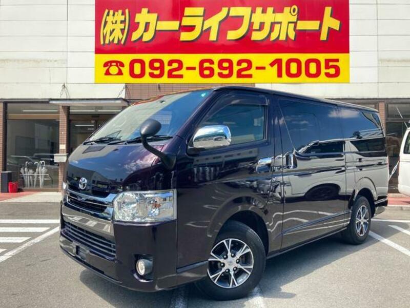 TOYOTA HIACE VAN