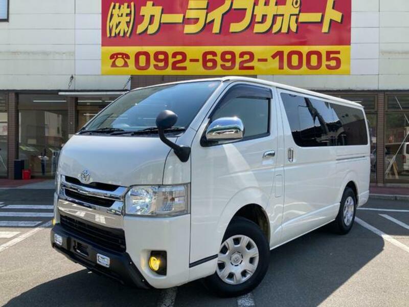 TOYOTA HIACE VAN