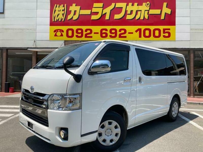 TOYOTA HIACE VAN