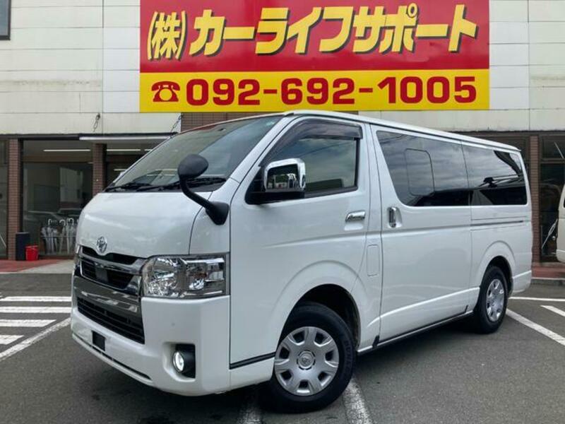 TOYOTA HIACE VAN