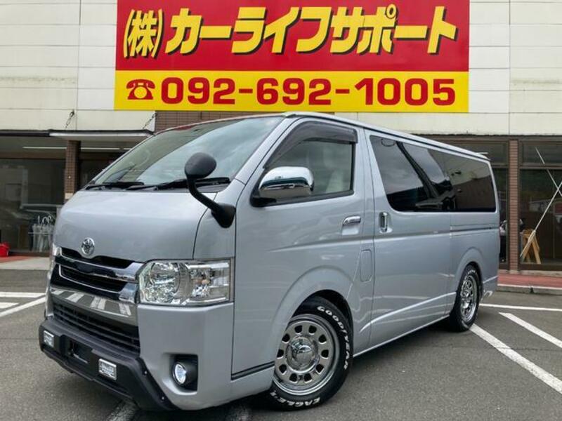 TOYOTA HIACE VAN