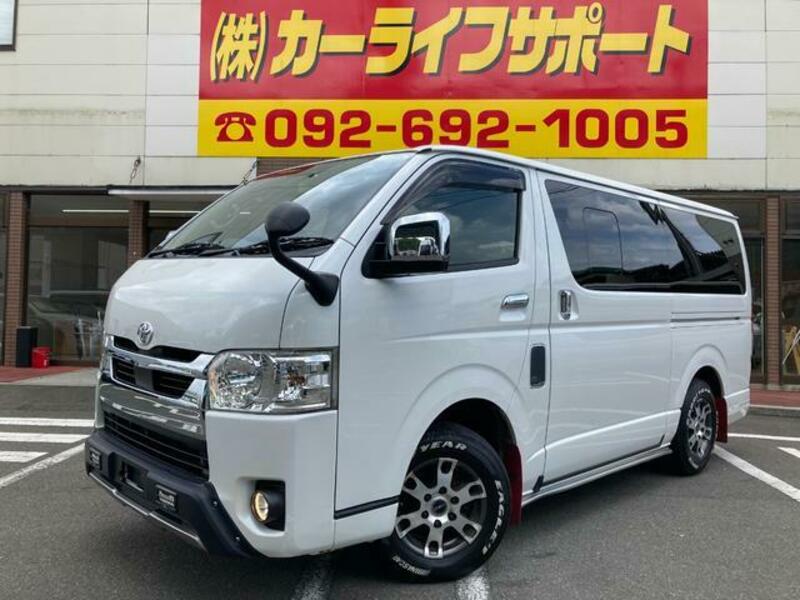 TOYOTA HIACE VAN