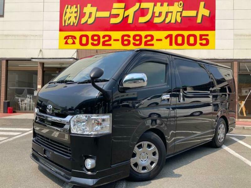 TOYOTA HIACE VAN
