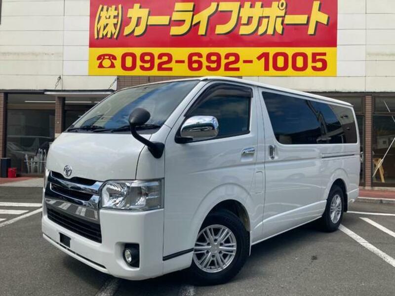 TOYOTA HIACE VAN