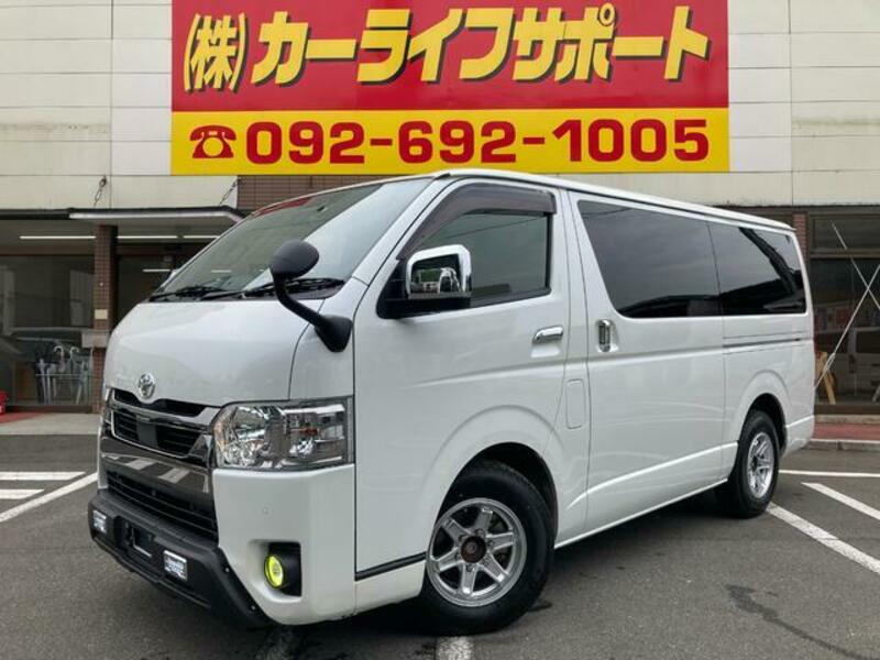TOYOTA HIACE VAN