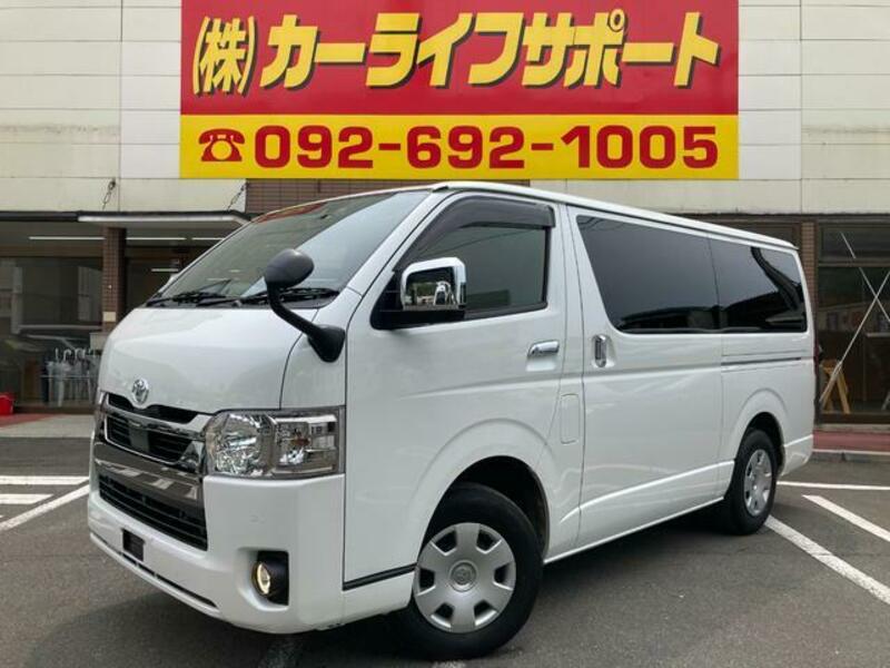 TOYOTA HIACE VAN
