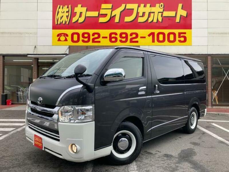 TOYOTA HIACE VAN
