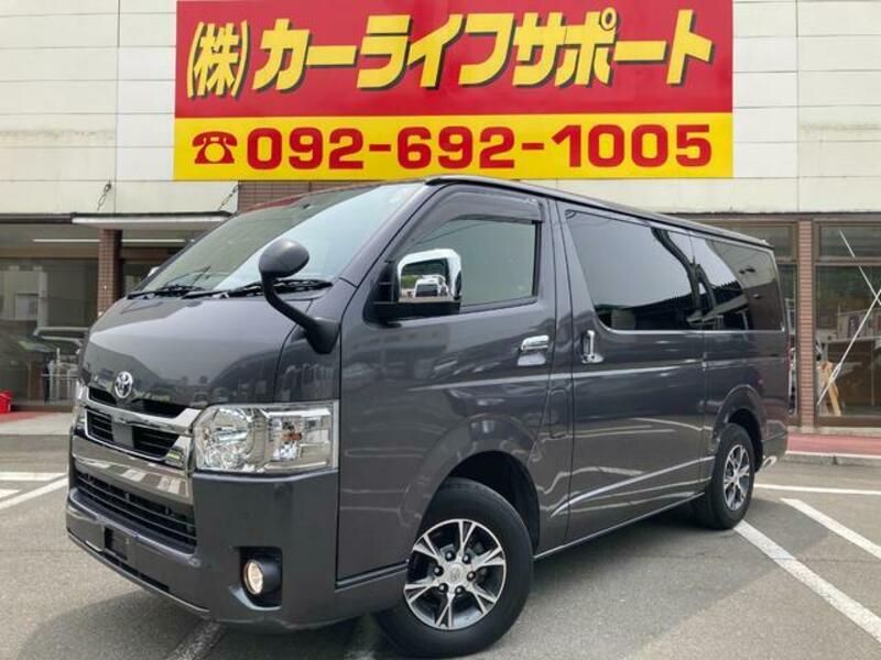 TOYOTA HIACE VAN