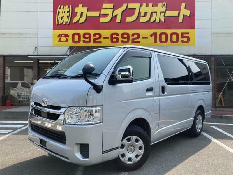 TOYOTA HIACE VAN