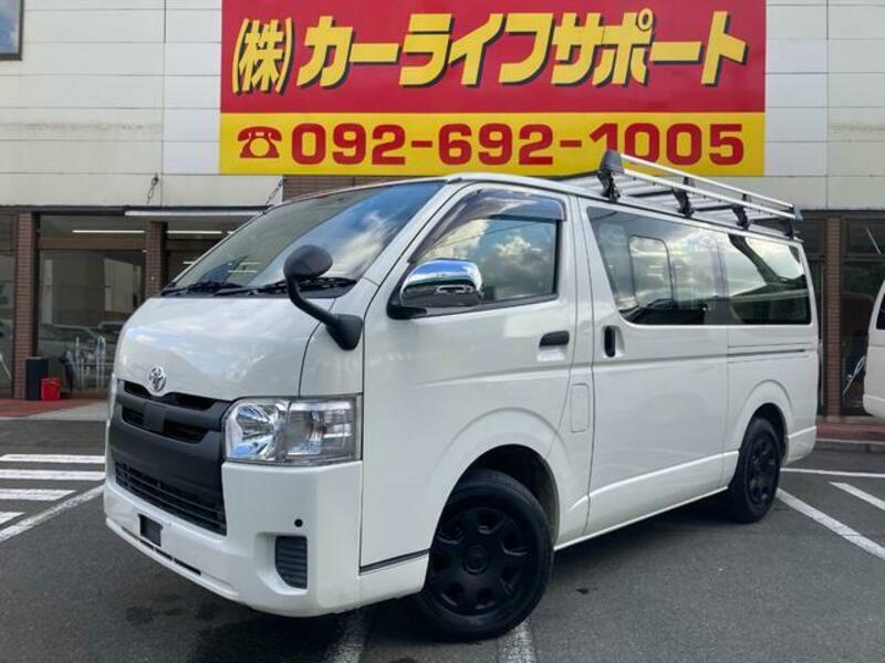 TOYOTA HIACE VAN