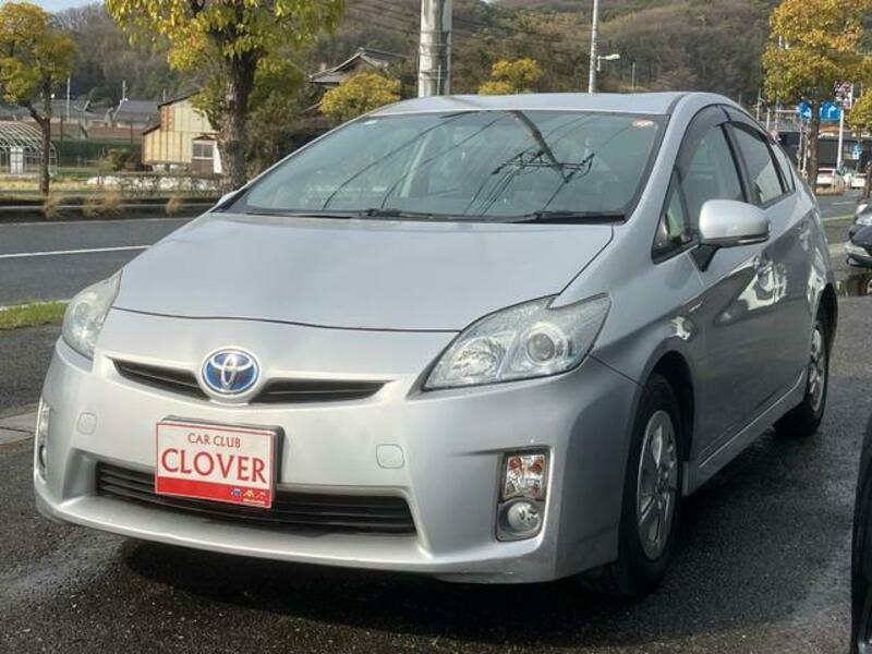 TOYOTA PRIUS