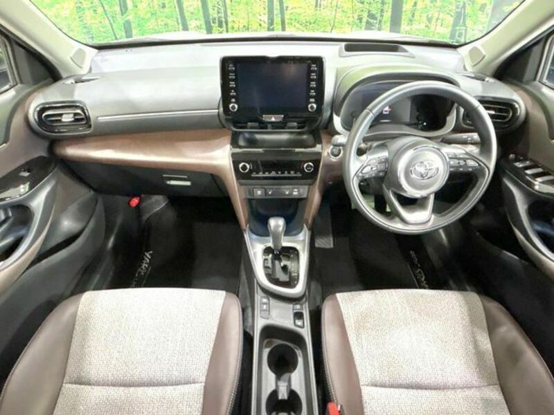 YARIS CROSS