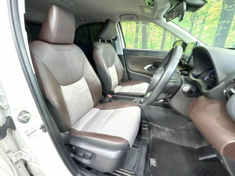 YARIS CROSS