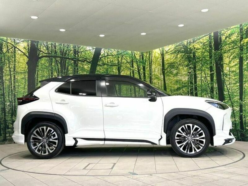 YARIS CROSS