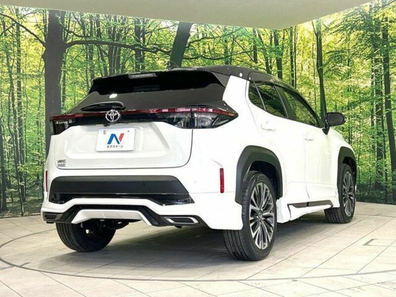 YARIS CROSS