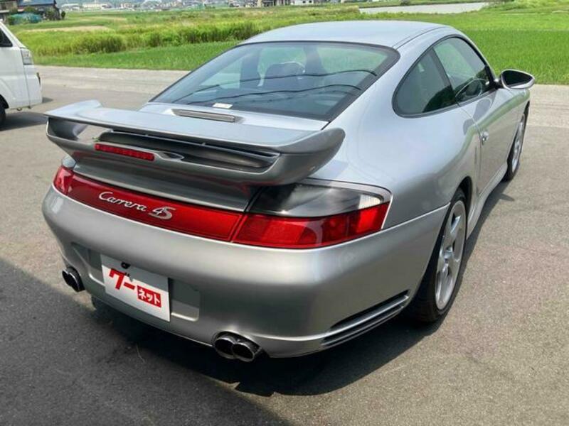 911