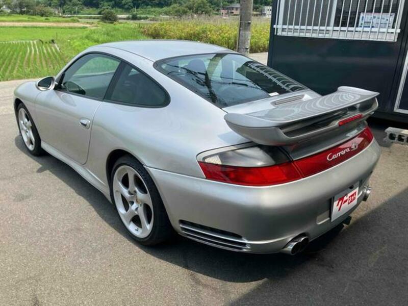911