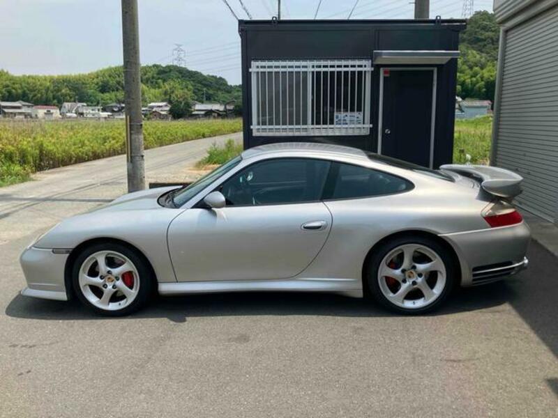 911