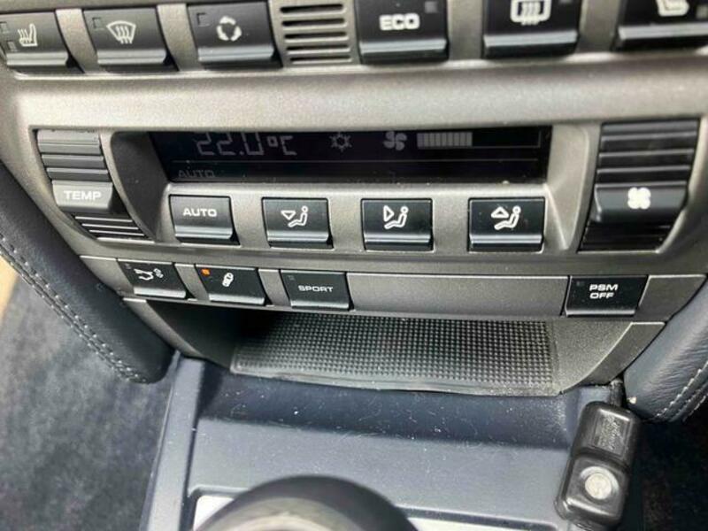 911