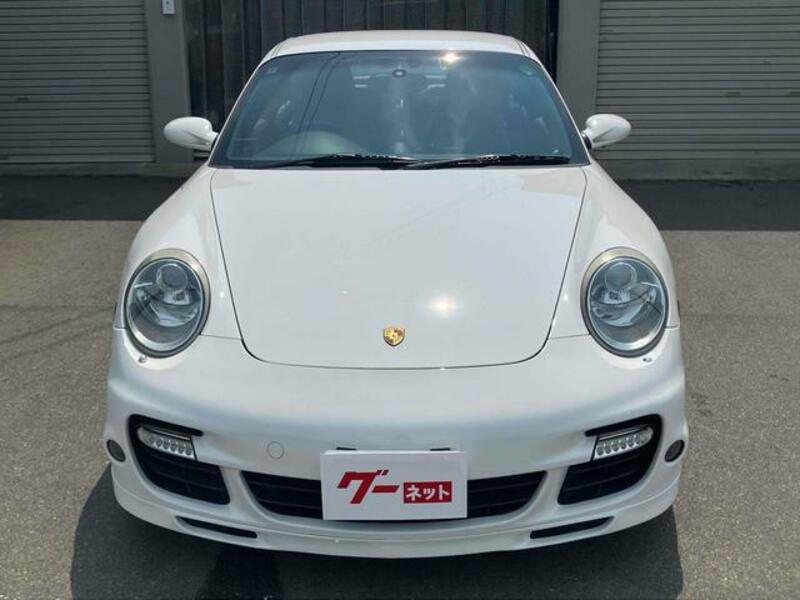 911