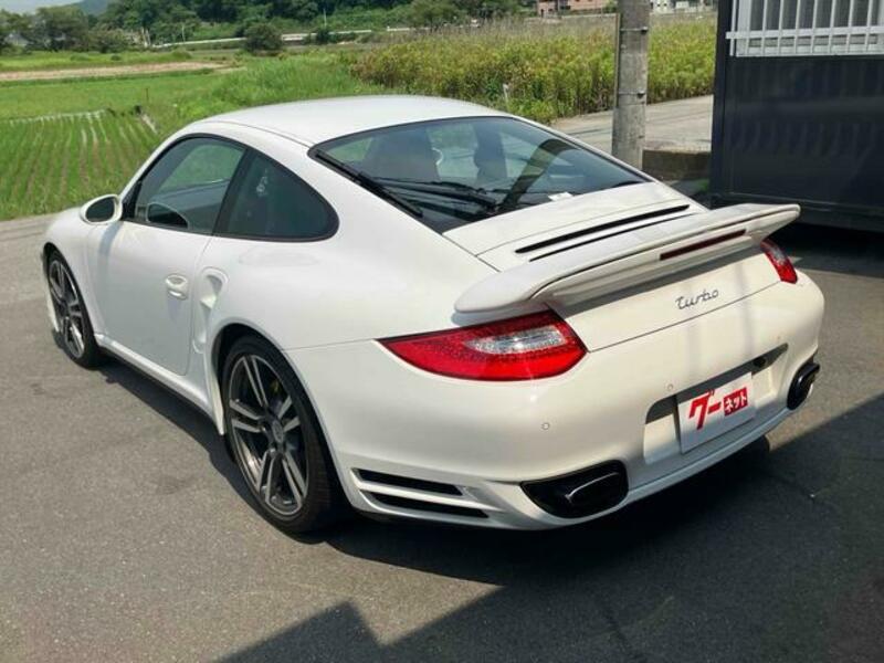 911