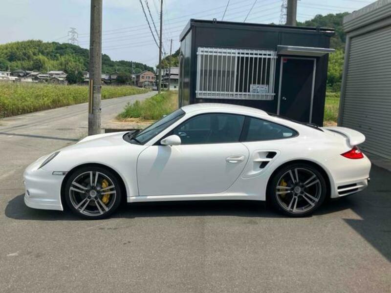 911
