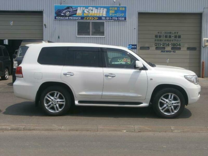 LAND CRUISER