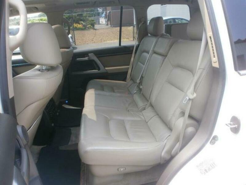 LAND CRUISER