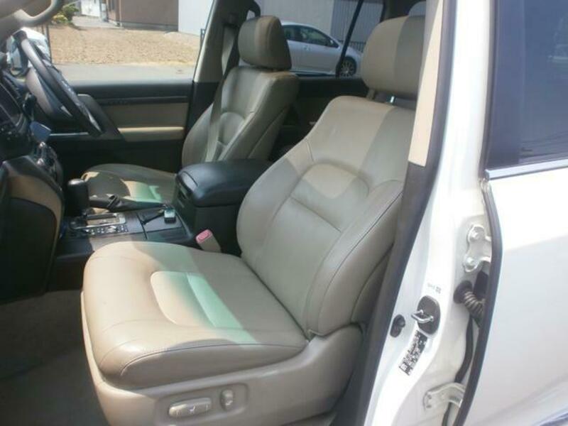 LAND CRUISER