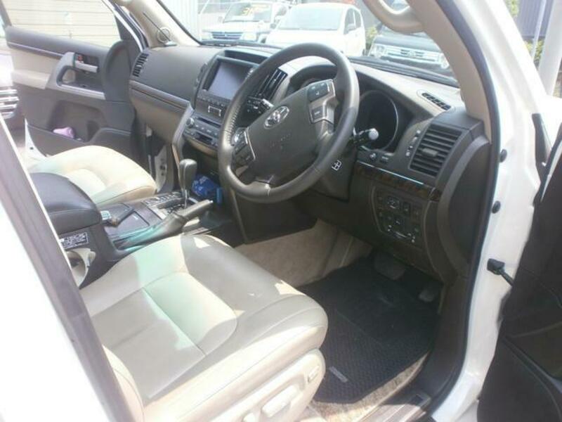 LAND CRUISER