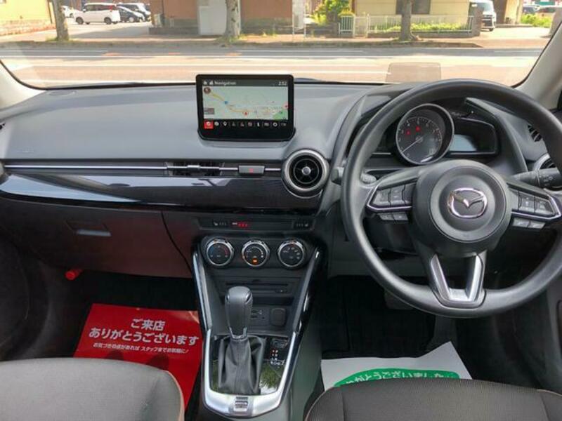 MAZDA2