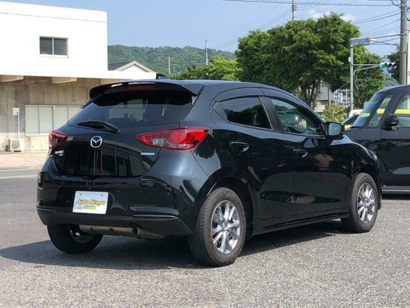 MAZDA2