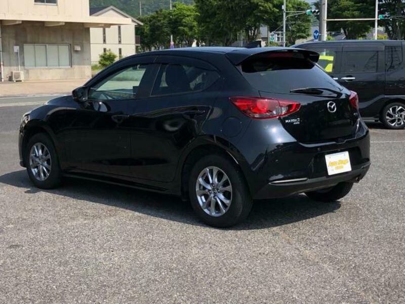 MAZDA2