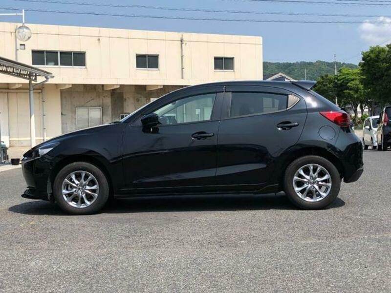 MAZDA2