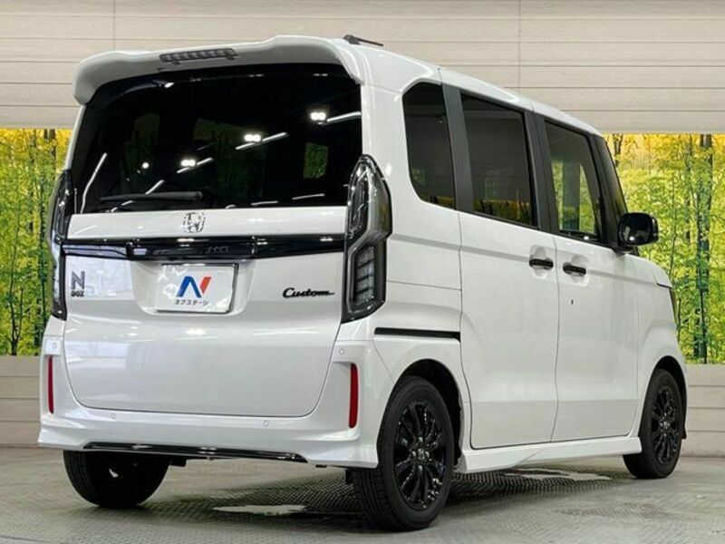 N BOX CUSTOM