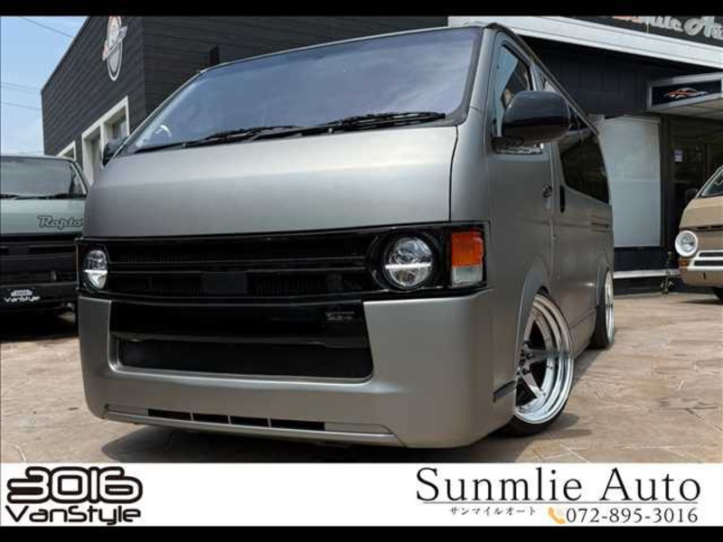 TOYOTA HIACE VAN