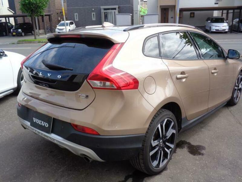 V40