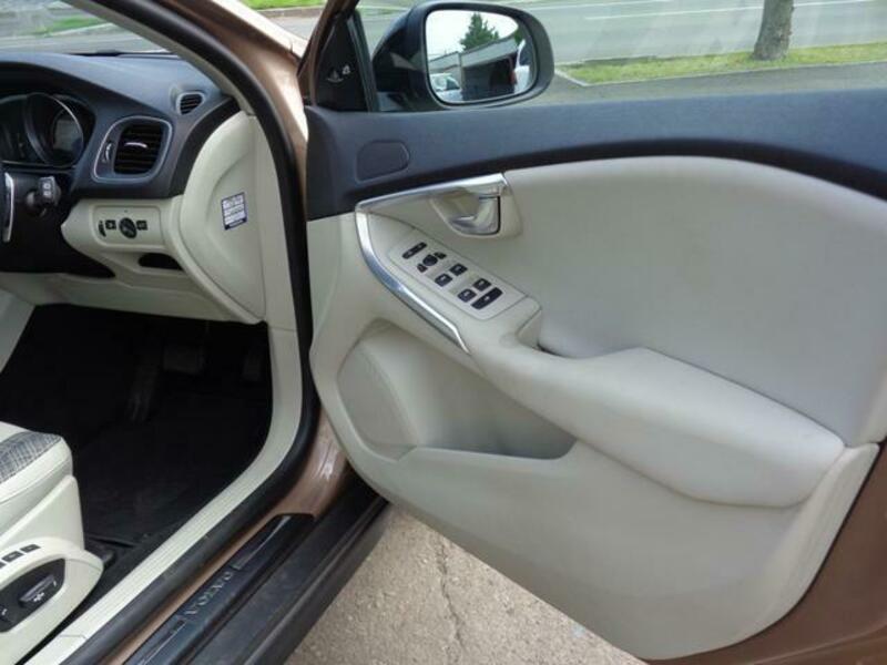 V40