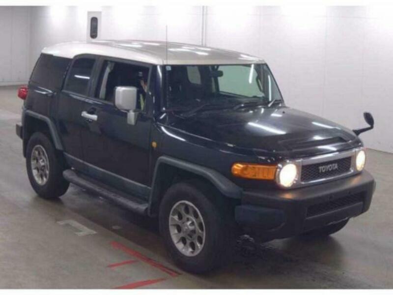 TOYOTA FJ CRUISER