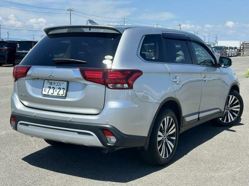 OUTLANDER