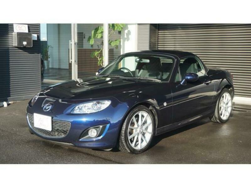ROADSTER-0