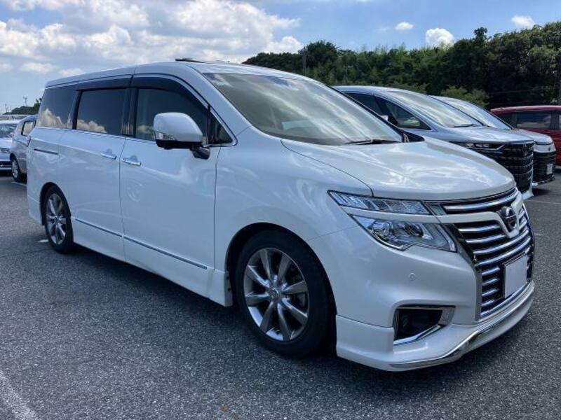NISSAN ELGRAND