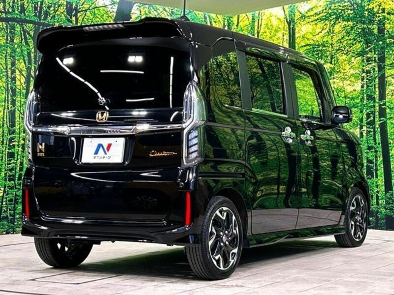 N BOX CUSTOM