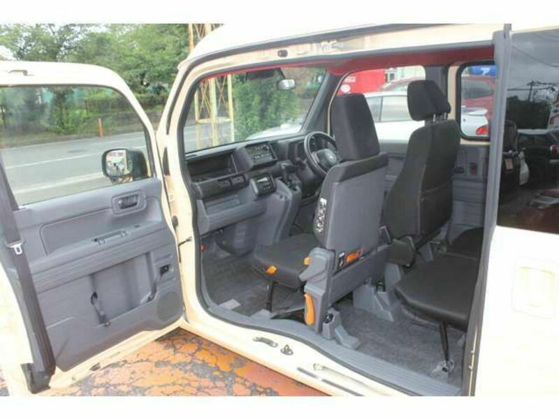 N-VAN